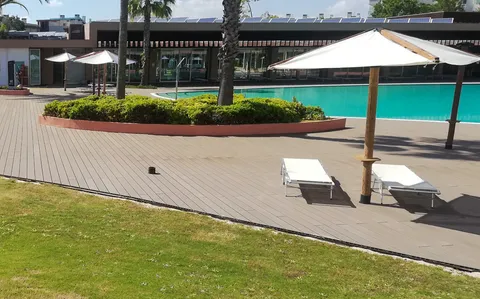 Terrasse composite CDECK — Hôtellerie & restauration, coloris Chocolat