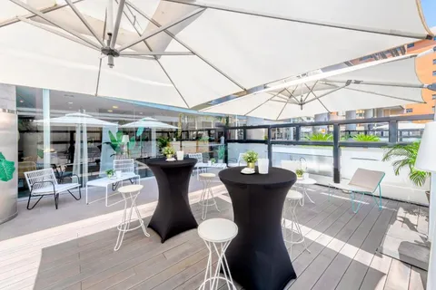 Terrasse composite CDECK — Hôtellerie & restauration, coloris Natural Beech