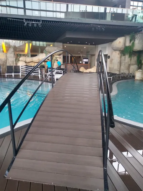 Tarima composite CDECK — Hostelería, color Chocolate