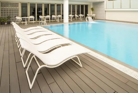 Terrasse composite CDECK — Hôtellerie & restauration, coloris Chocolat