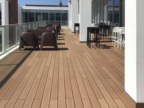 Esplanada com deck compósito CDECK® no Iberostar Selection Lagos Algarve