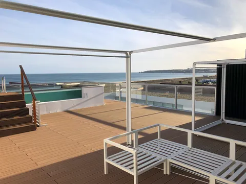 Terrasse composite CDECK — Hôtellerie & restauration, coloris Bois Rouge