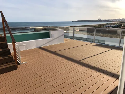 Terrasse composite CDECK — Hôtellerie & restauration, coloris Bois Rouge