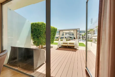 Terrasse composite CDECK — Hôtellerie & restauration, coloris Bois Rouge