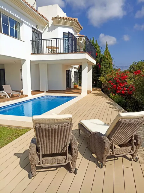 Terrasse composite CDECK — Tour de piscine, coloris Beige Hêtre