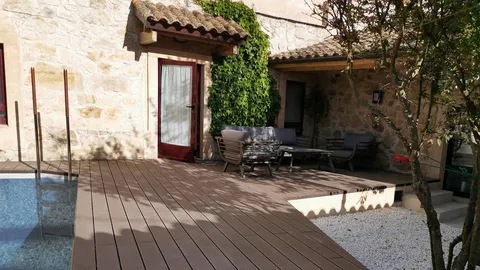 Terrasse composite CDECK — Tour de piscine, coloris Chocolat