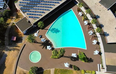 Terrasse composite CDECK — Tour de piscine, coloris Chocolat