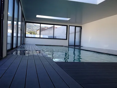 Terrasse composite CDECK — Tour de piscine, coloris Chocolat