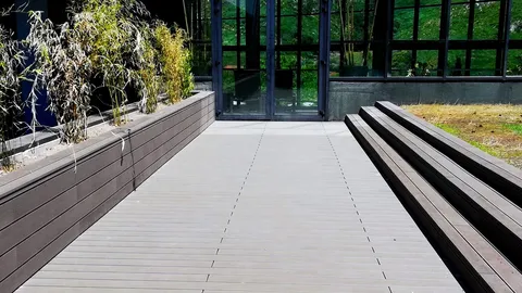 Nez de marche — terrasse composite CDECK, coloris Noir