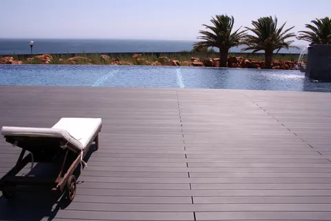 Terrasse composite CDECK — Tour de piscine, coloris Noir