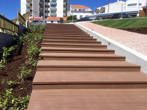 Nez de marche — terrasse composite CDECK, coloris Bois Rouge