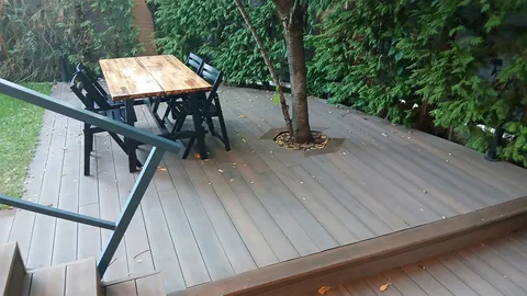 Tarima composite CDECK — Jardín y alrededores, color American Walnut