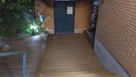 Tarima composite CDECK — Jardín y alrededores, color American Walnut
