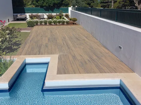 Terrasse composite CDECK — Tour de piscine, coloris Natural Beech