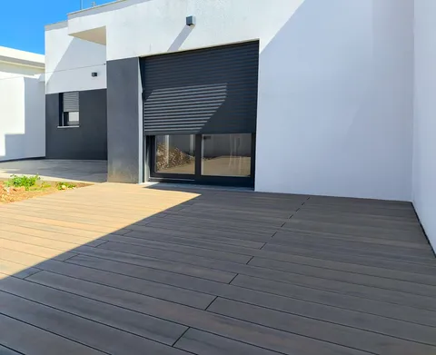 Tarima composite CDECK — Jardín y alrededores, color Natural Beech