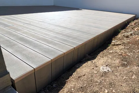 Tarima composite CDECK — Jardín y alrededores, color Natural Beech
