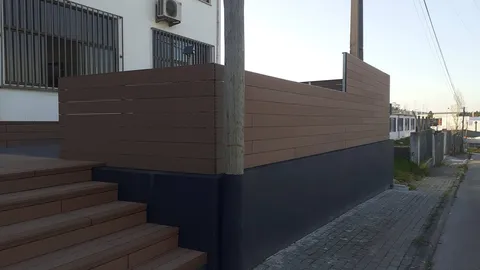 Clôture composite CFENCE®, coloris Bois Rouge