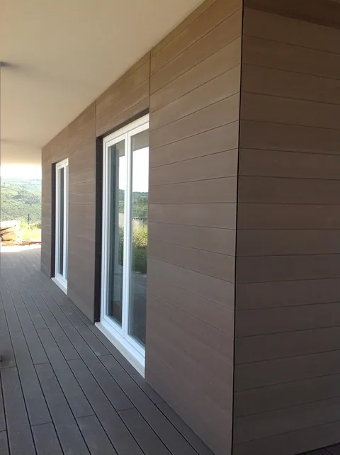 Bardage de façade composite CWALL®, coloris Chocolat