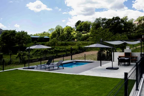 Terrasse composite CDECK — Tour de piscine, coloris Chocolat