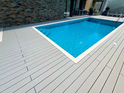 Terrasse composite CDECK — Tour de piscine, coloris Gris