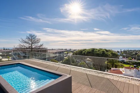 Terrasse composite CDECK — Tour de piscine, coloris Chocolat