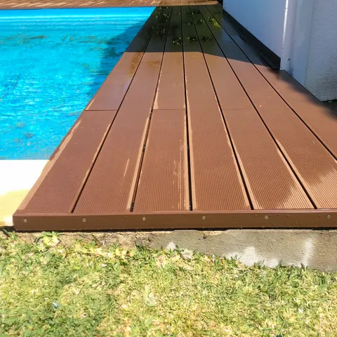 Profil de finition 46 mm — terrasse composite CDECK, coloris Bois Rouge