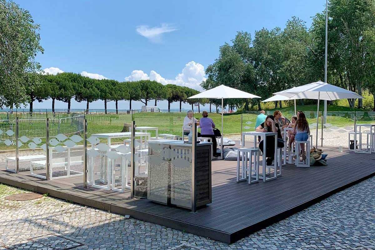 Tarima composite CDECK instalada en terraza exterior en Lisboa