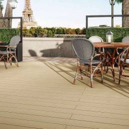 Tarima composite CDECK instalada en terraza exterior