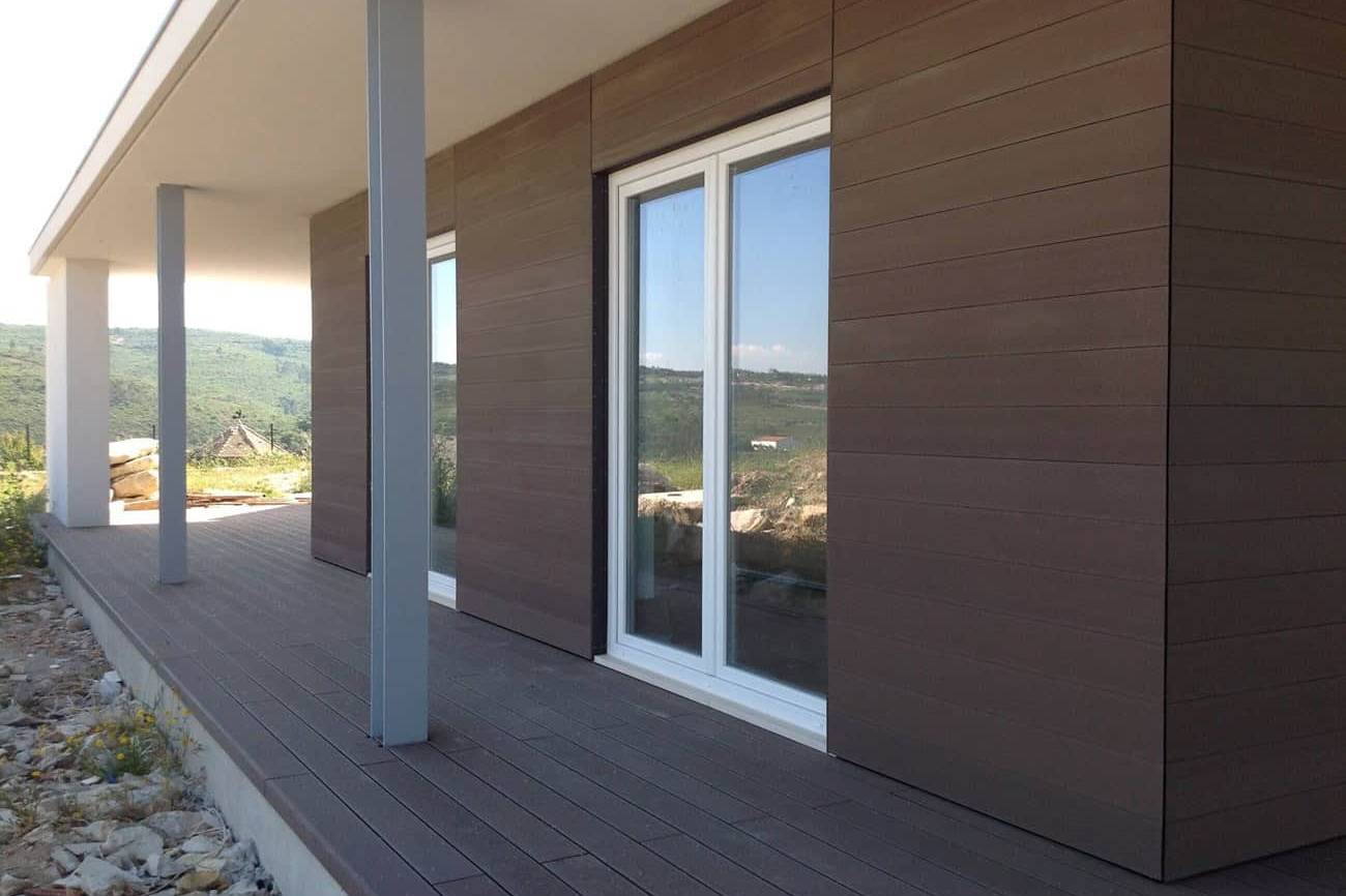Composite façade cladding in chocolate colour<br data-srcset=