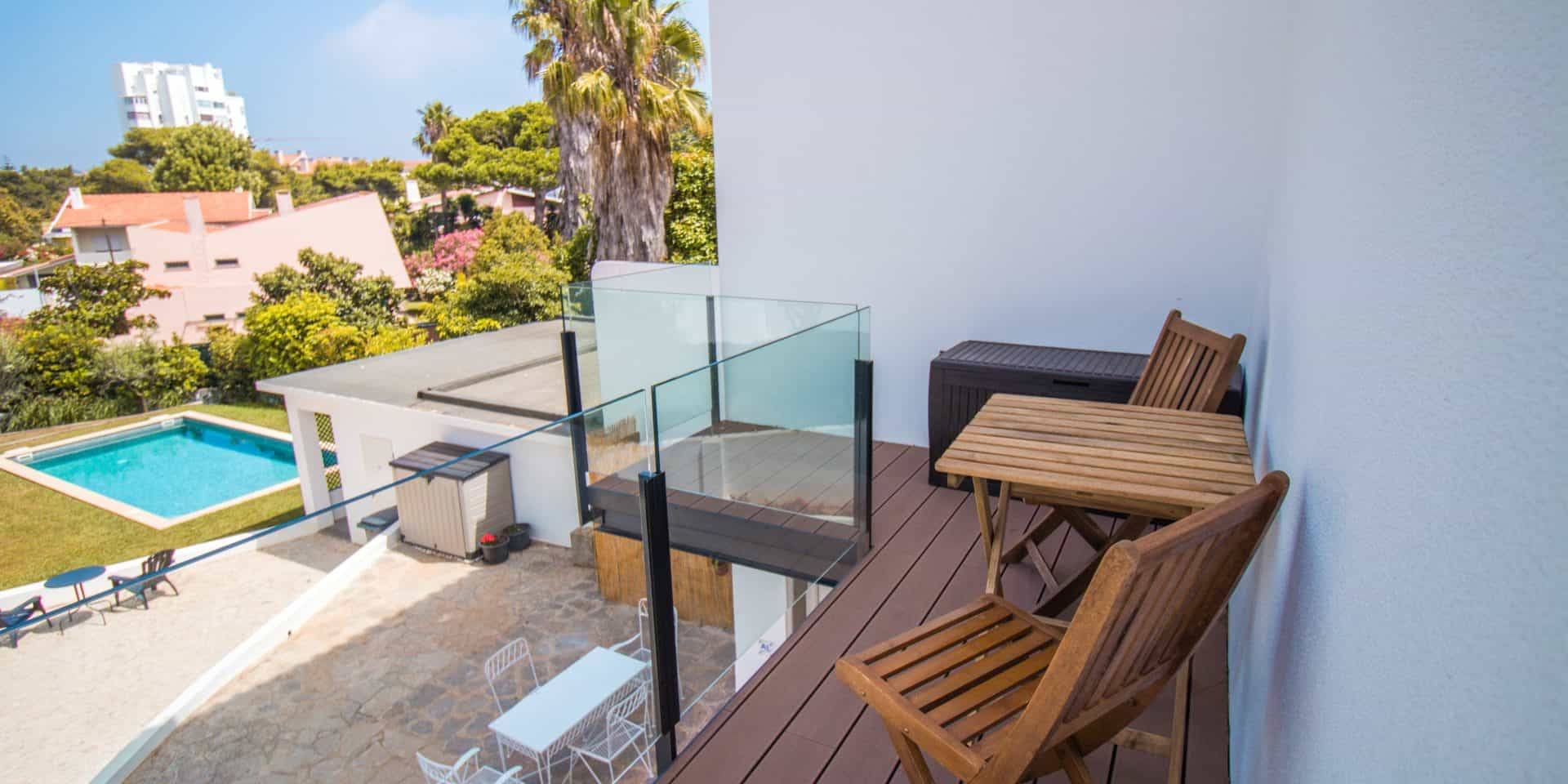 CDECK composite decking in redwood color on a balcony<br/>