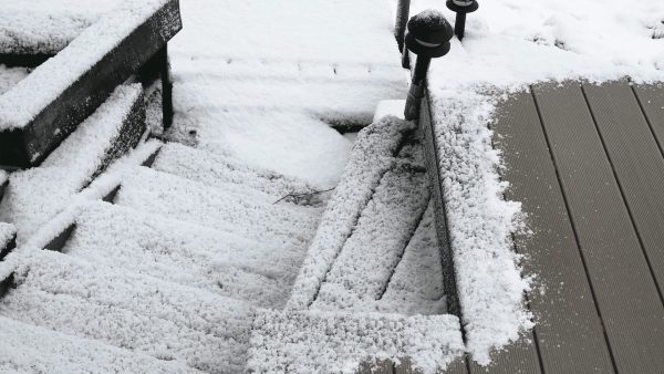 Deck compósito CDECK instalado na neve