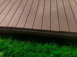 Deck comp&oacute;sito CDECK instalado com tampas