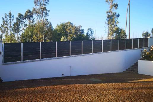 Vedação em compósito CFENCE na cor chocolate em residência