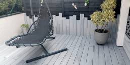 Terrasse composite CDECK WUUDE couleur Nordic Oak dans une zone de loisirs et jardin