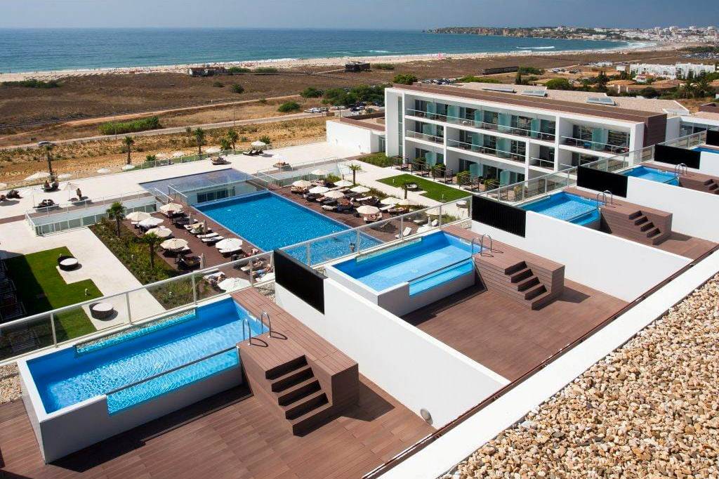 Vista geral das varandas das suites do Iberostar Selection Lagos Algarve