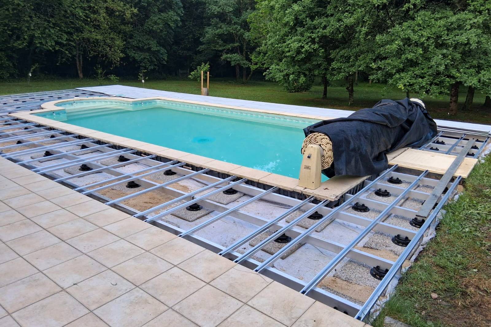 Instalação de Deck compósito CDECK na cor Nordic Oak em Habitação em Trémolat