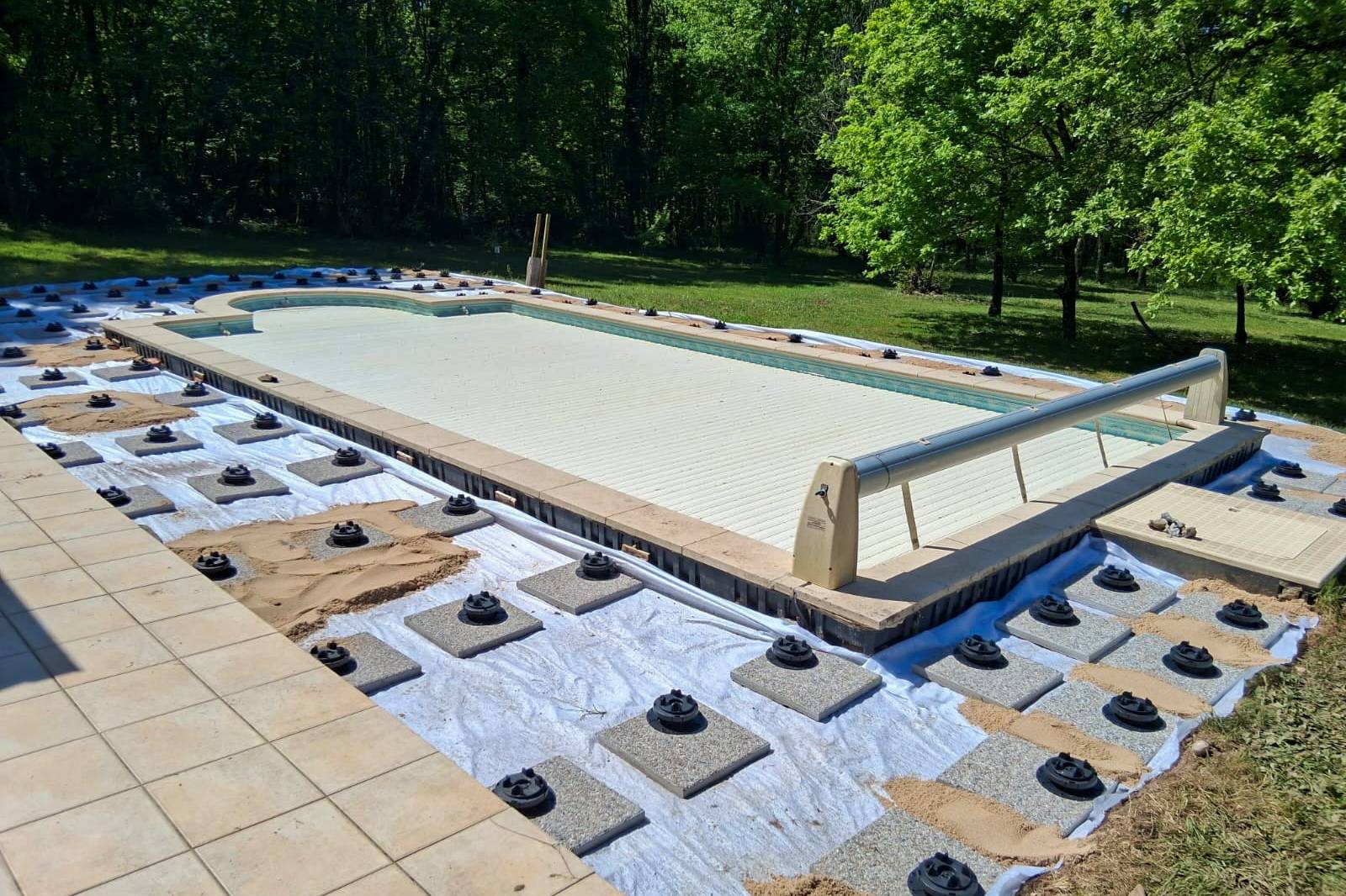 Instalação de Deck compósito CDECK na cor Nordic Oak em Habitação em Trémolat