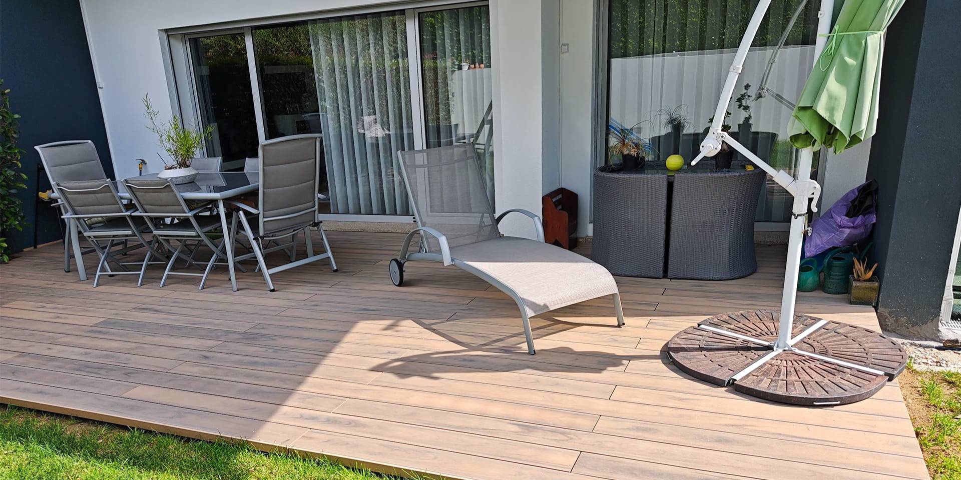Deck compósito CDECK instalado em jardim de moradia em Vila Real